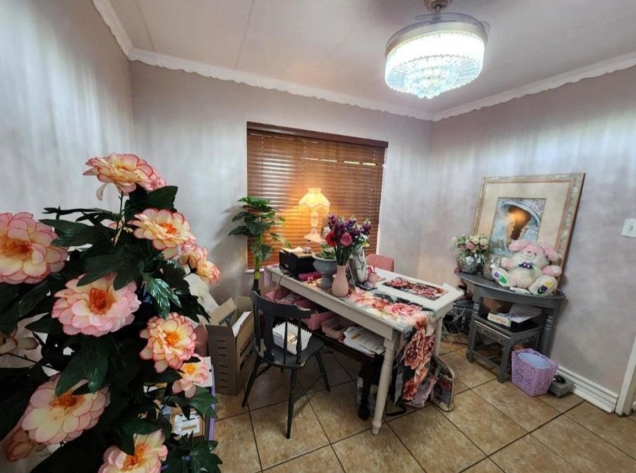 2 Bedroom Property for Sale in Langenhovenpark Free State